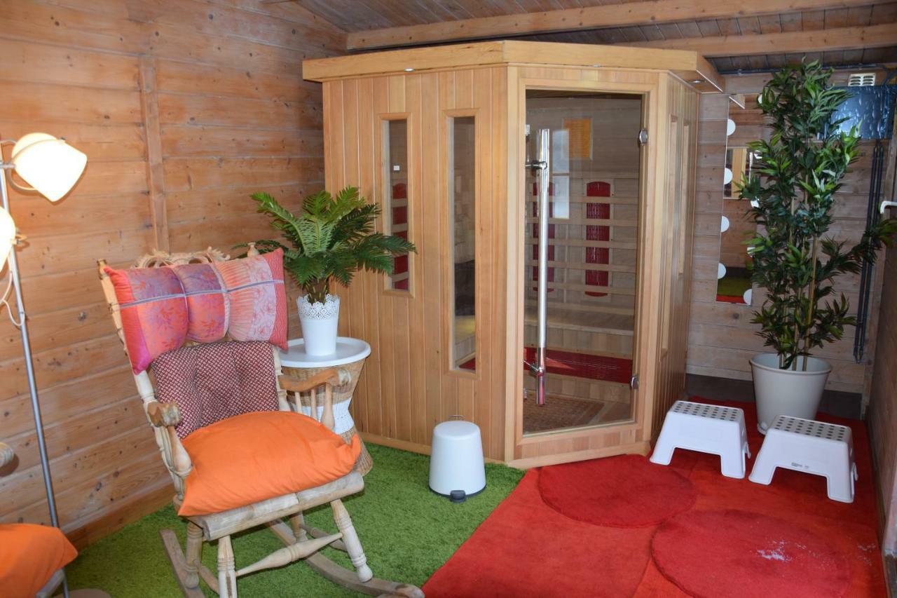 Grand-Reng Le Chateau De Frankie Spas-Saunas מראה חיצוני תמונה